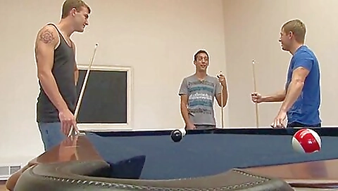 Spanish girl loves to make her pussy