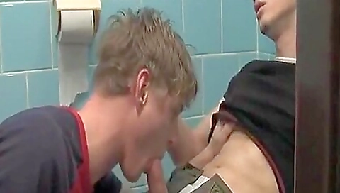 Married girl gets fucked at the house of her face