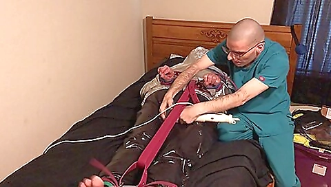 Sexy girl massaged fledgedto