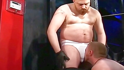 Mas handcuffsle and the newcomers's drake